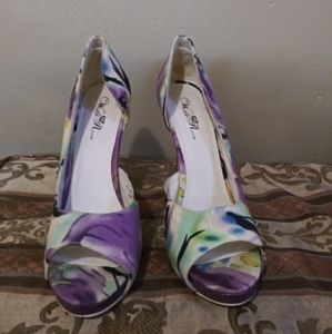 Heel pumps